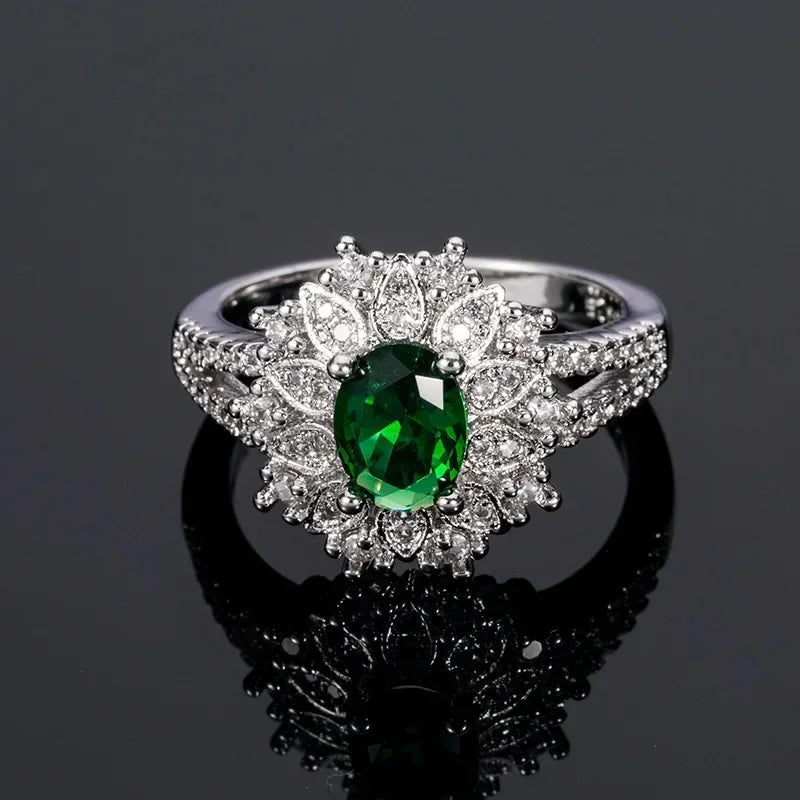 European and American Anniversary Couple Gift: European and American New Geometric Ring Luxury Green Zircon Accessory