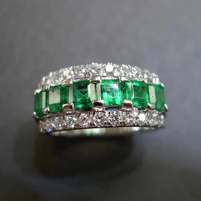 European and American Anniversary Couple Gift: European and American New Geometric Ring Luxury Green Zircon Accessory