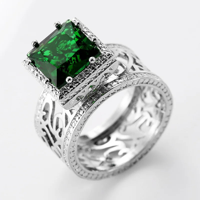 European and American Anniversary Couple Gift: European and American New Geometric Ring Luxury Green Zircon Accessory