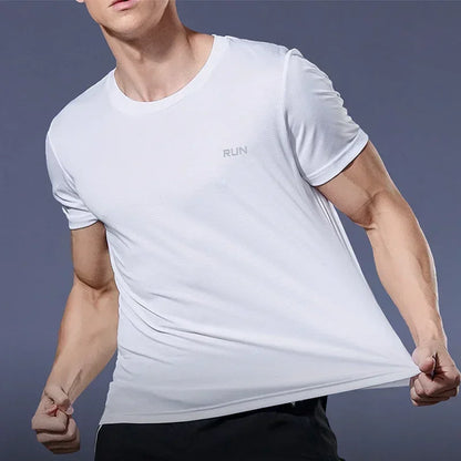 Camiseta de verano elástica para hombre, transpirable, de seda helada, de manga corta, casual, de secado rápido, para gimnasio, correr, ropa masculina