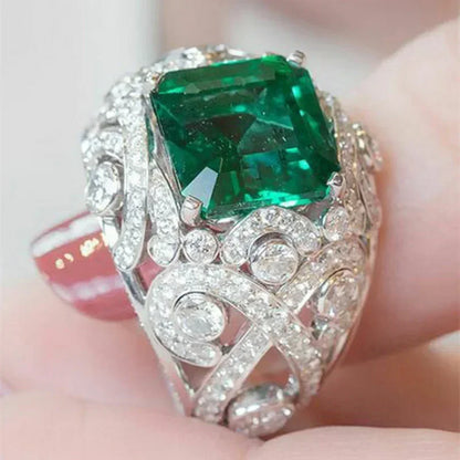 European and American Anniversary Couple Gift: European and American New Geometric Ring Luxury Green Zircon Accessory