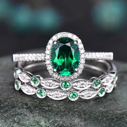 European and American Anniversary Couple Gift: European and American New Geometric Ring Luxury Green Zircon Accessory