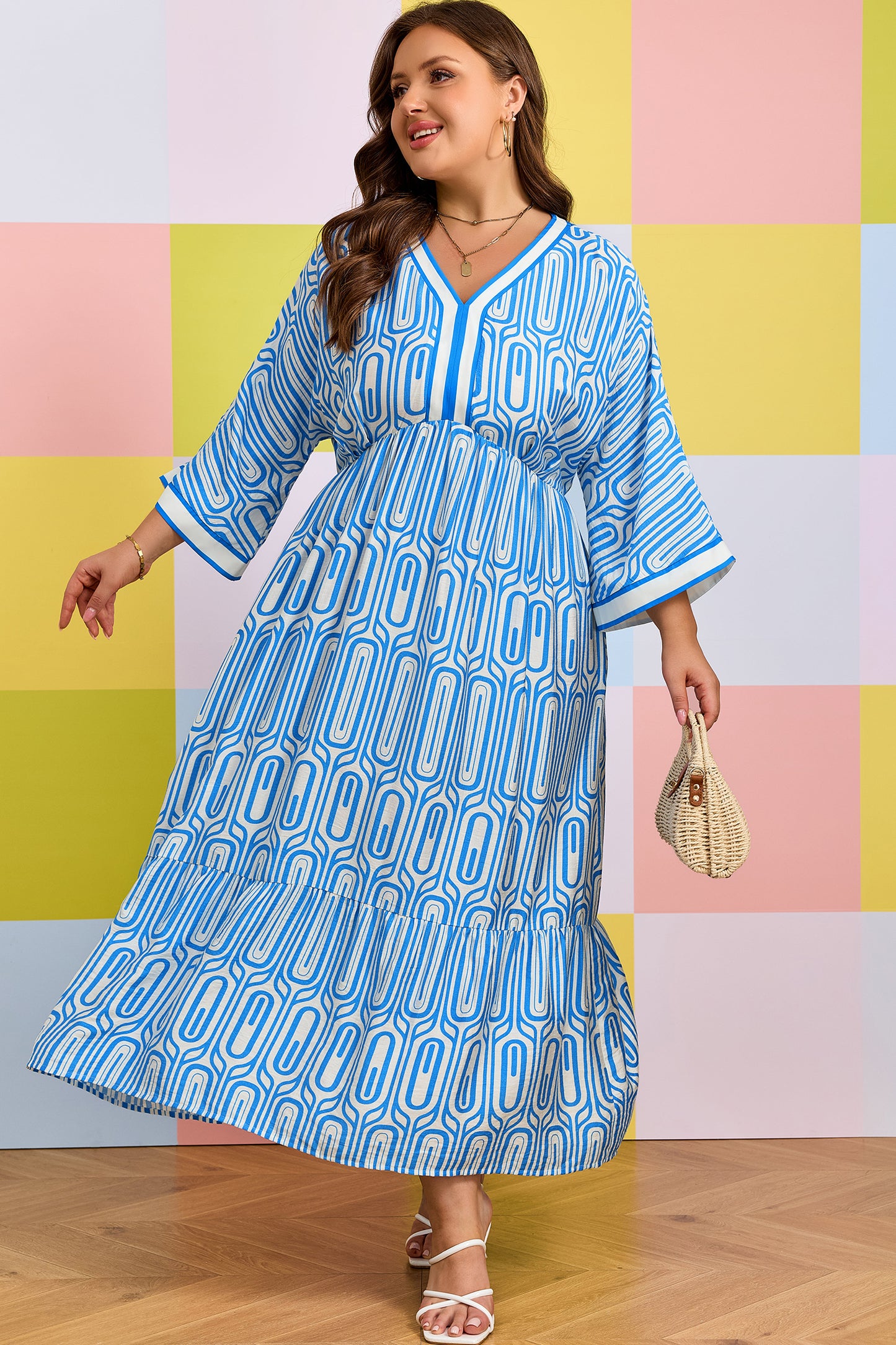 Vestido largo con estampado geométrico de talla grande en azul cielo con ribete en contraste y cuello en V de manga pulsera