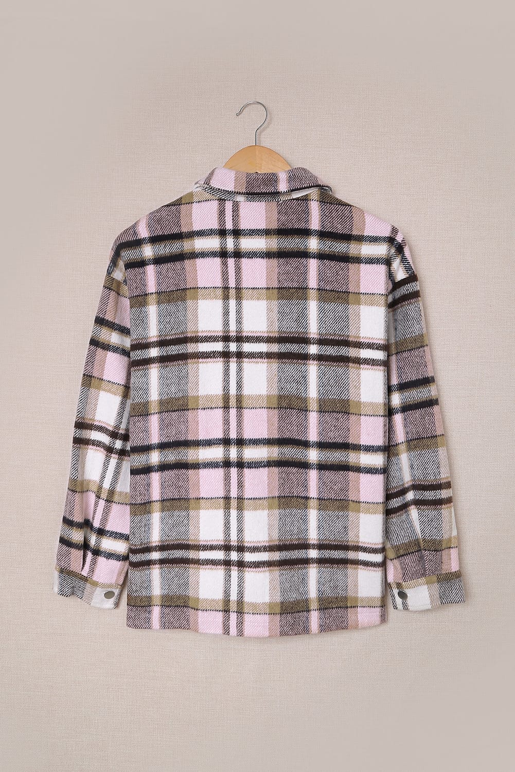 Chaqueta camisera rosa con estampado de cuadros geométricos y bolsillos