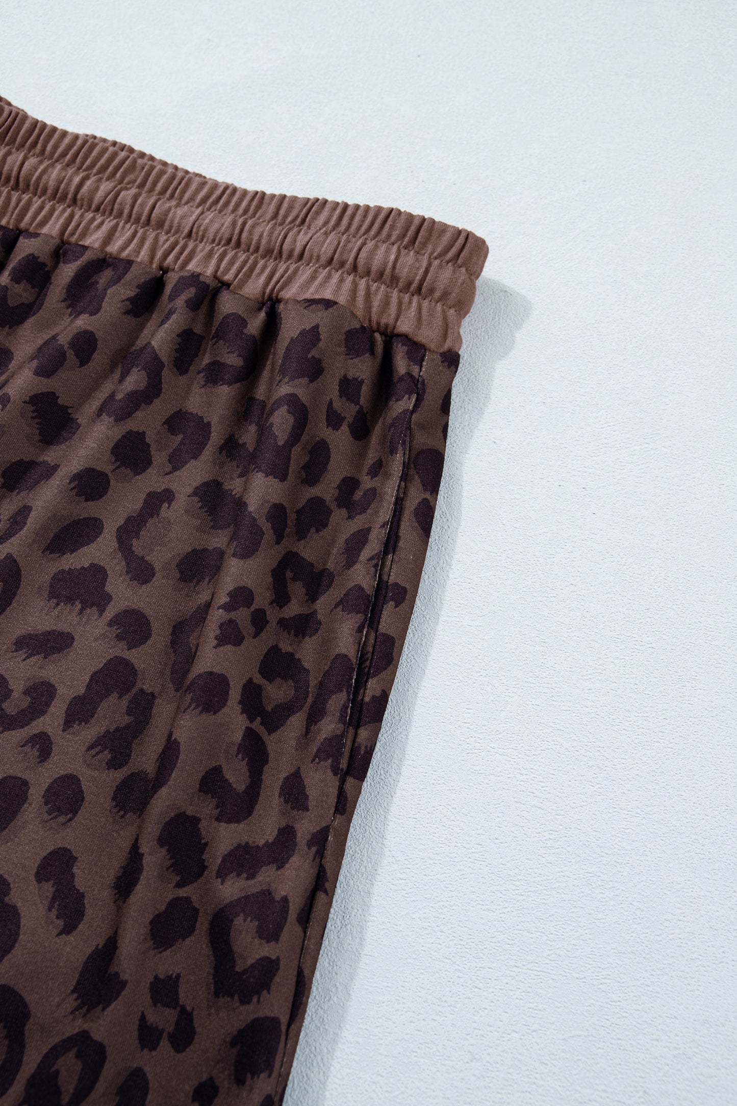Conjunto corto de leopardo talla grande color café