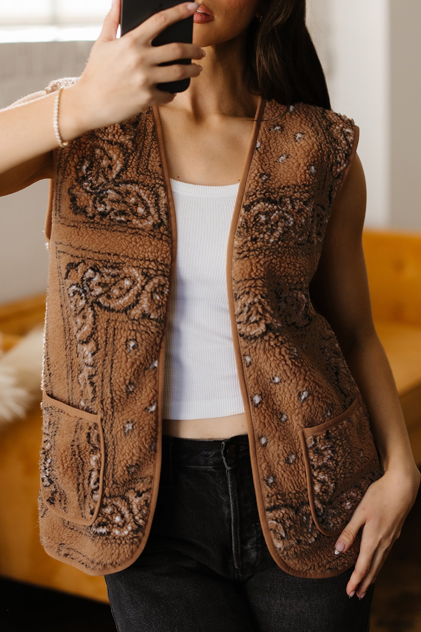 Chaleco tipo chaqueta con estampado de cachemira sherpa marrón con bolsillos, estilo Western