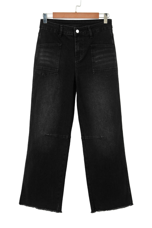 Jeans rectos negros cortos y deshilachados
