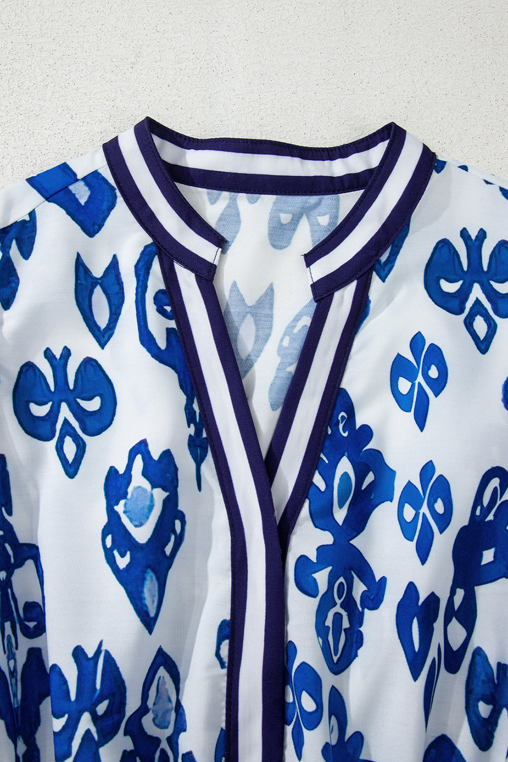 Vestido maxi azul floral de manga corta abullonada con cuello en V y cintura alta