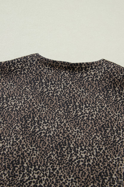 Chaleco vaquero ajustado con estampado de leopardo marrón