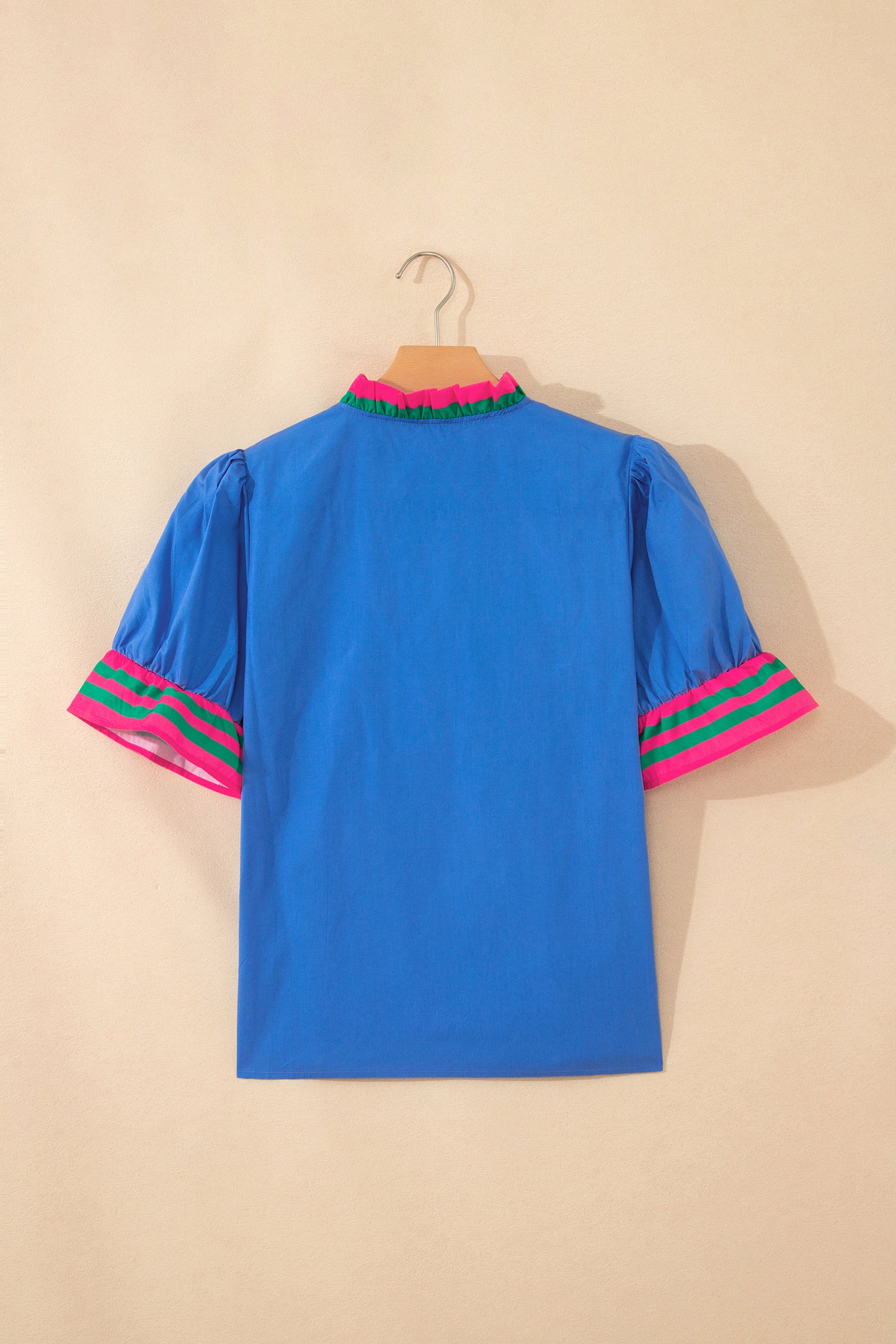 Blusa de manga corta con volantes, cuello con volantes a rayas azul cielo