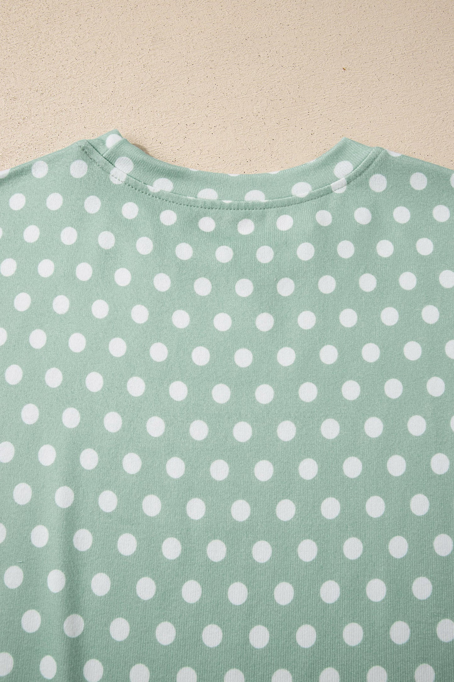 Conjunto corto estampado de lunares verdes