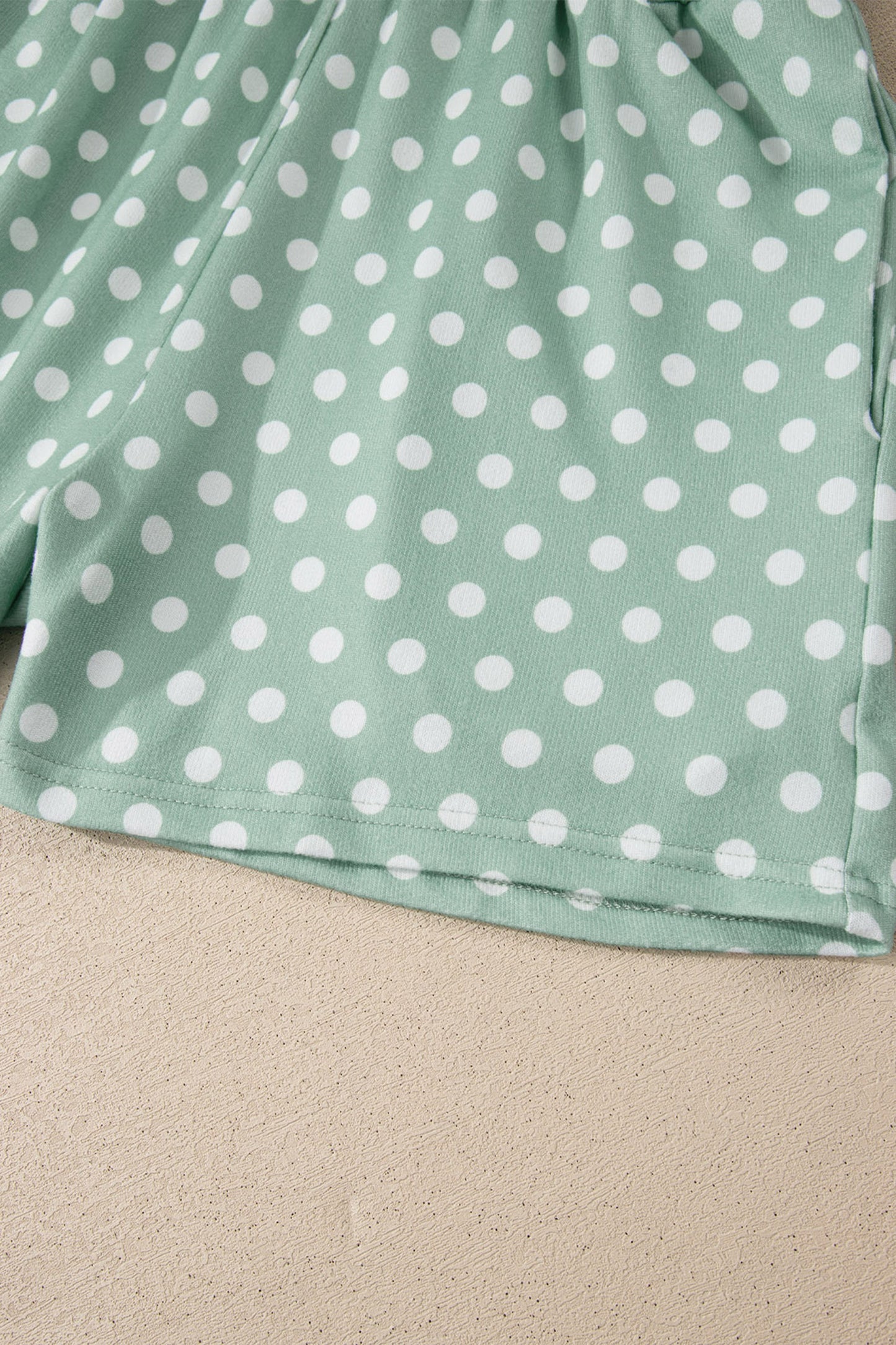 Conjunto corto estampado de lunares verdes