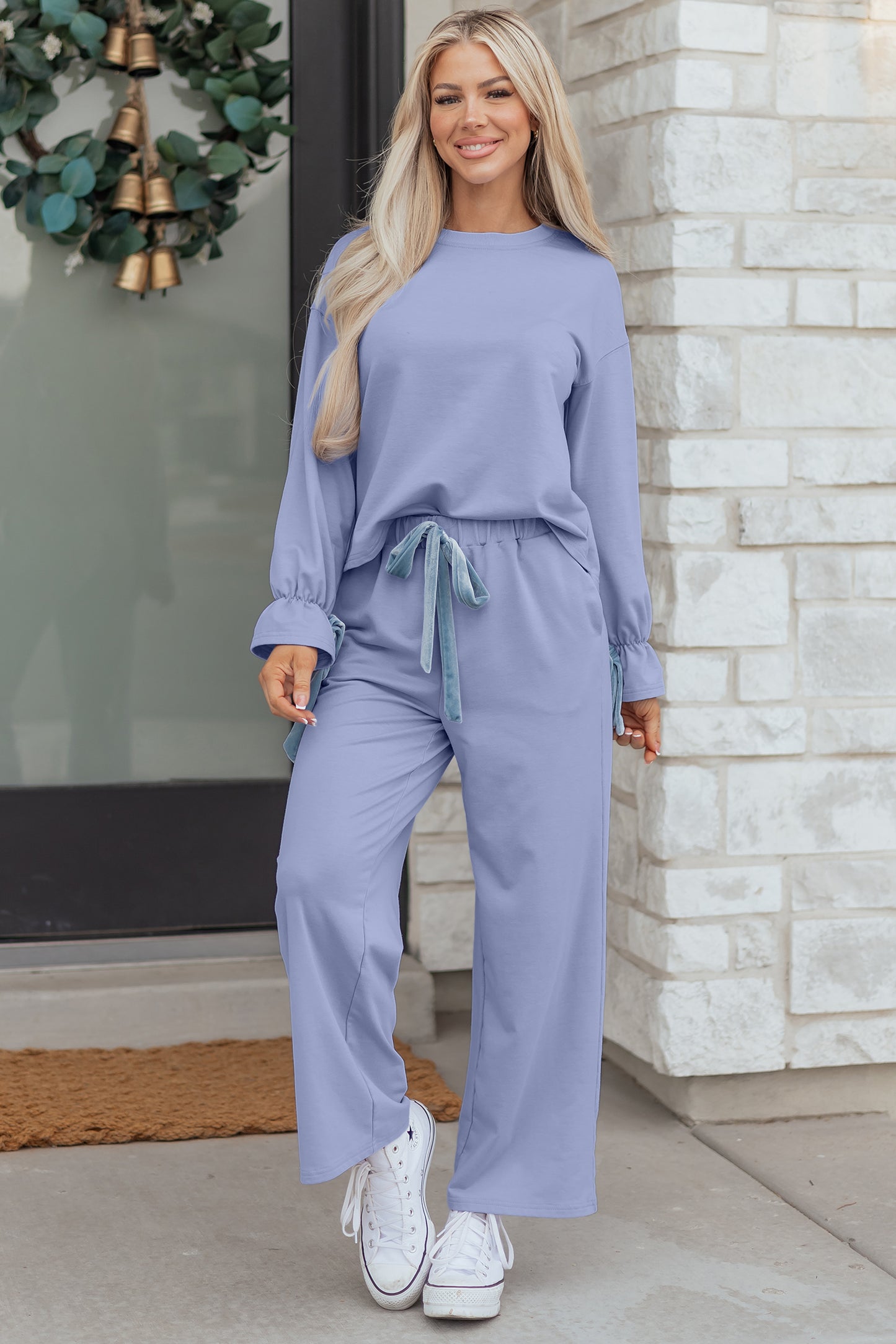 Top de manga larga con volante Beau Blue y pantalón con cordón, conjunto de salón de 2 piezas con lazo de terciopelo en contraste