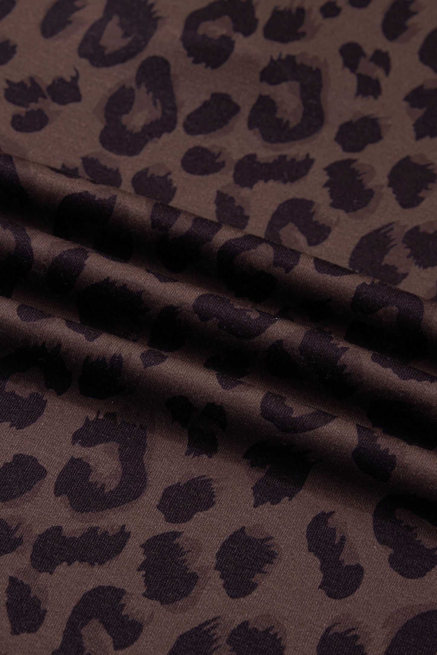 Conjunto corto de leopardo talla grande color café