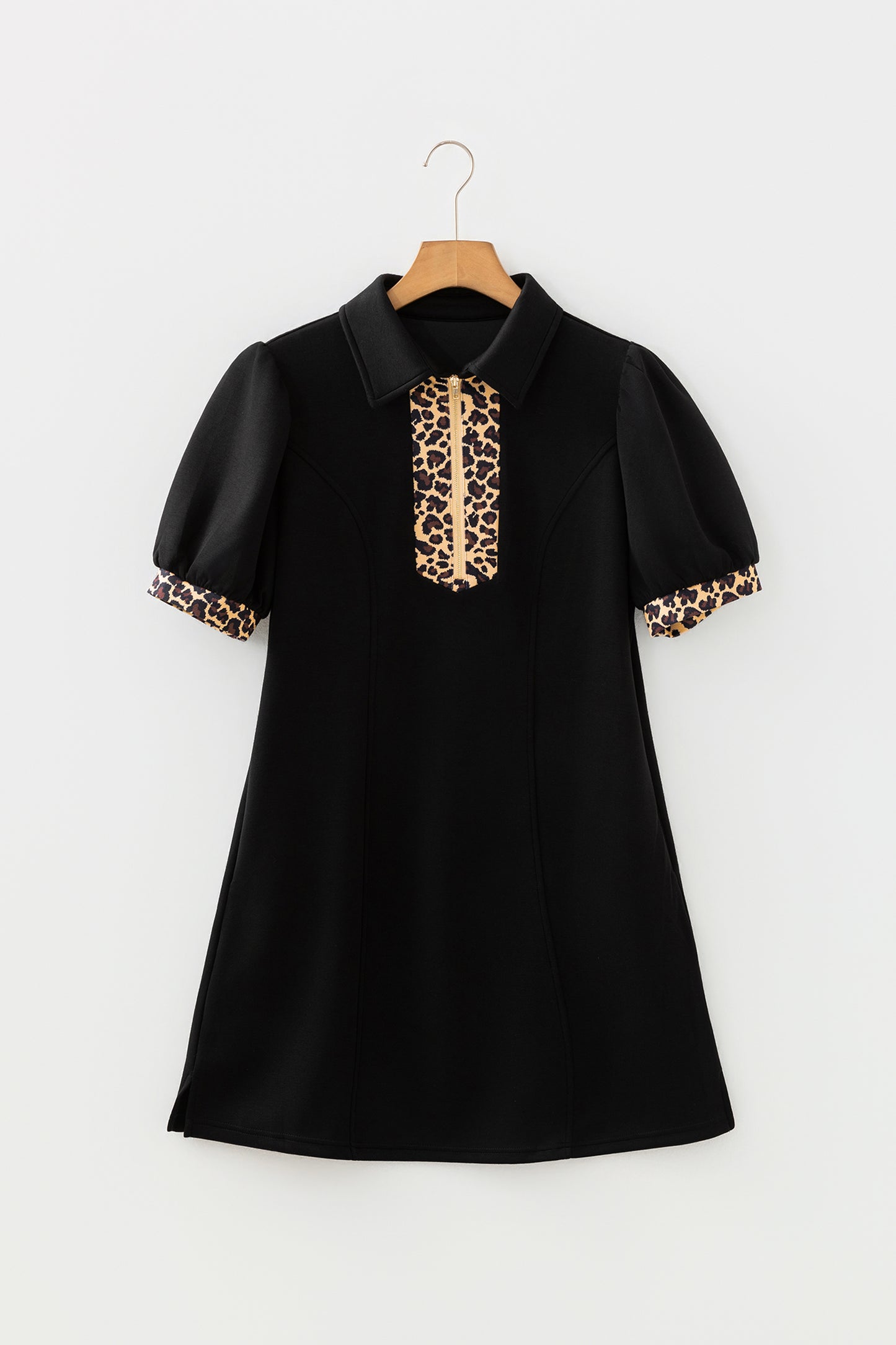 Vestido Mini Acampanado de Manga Corta Abullonada con Cuello de Cremallera y Retales de Leopardo Negro
