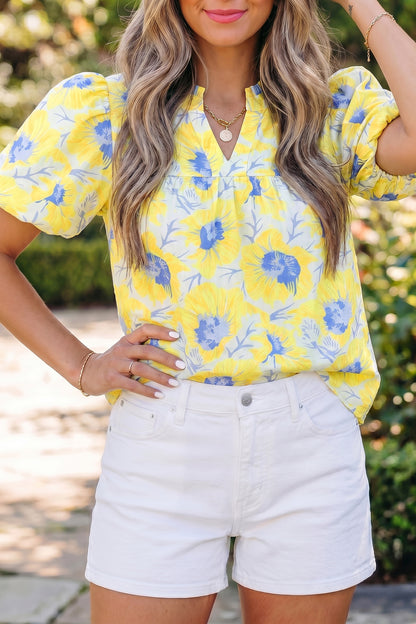 Blusa verde floral de verano con manga corta abullonada