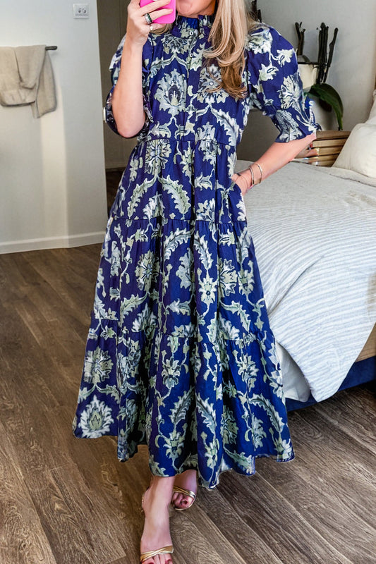 Vestido Largo Azul con Estampado Floral Silvestre, Cuello con Volantes y Manga Media