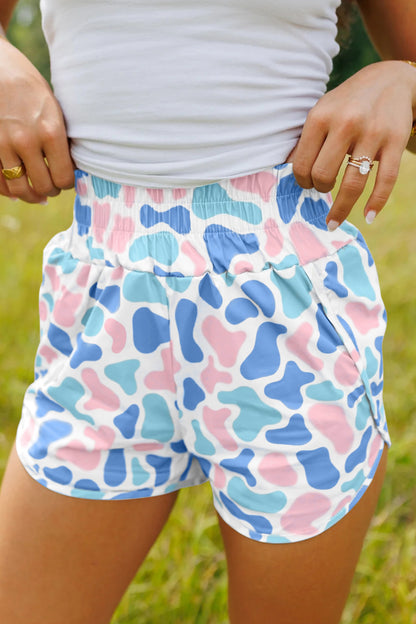 Pantalones cortos deportivos fruncidos de cintura alta con estampado de camuflaje azul cielo