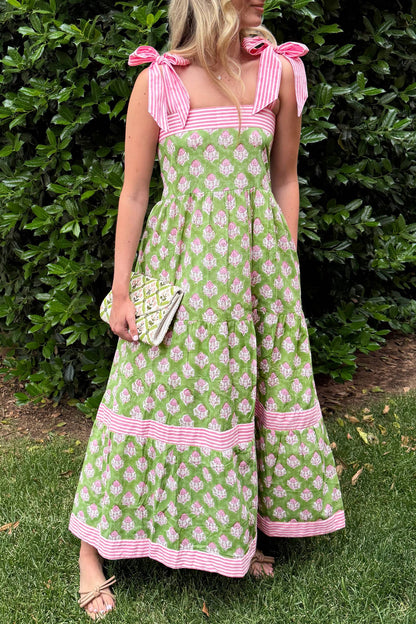 Vestido Maxi con Estampado Floral Verde, Detalles Rayados y Tirantes con Nudo