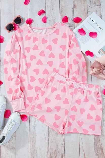 Conjunto de salón de top de manga larga y pantalón corto con estampado de corazones rosas de San Valentín