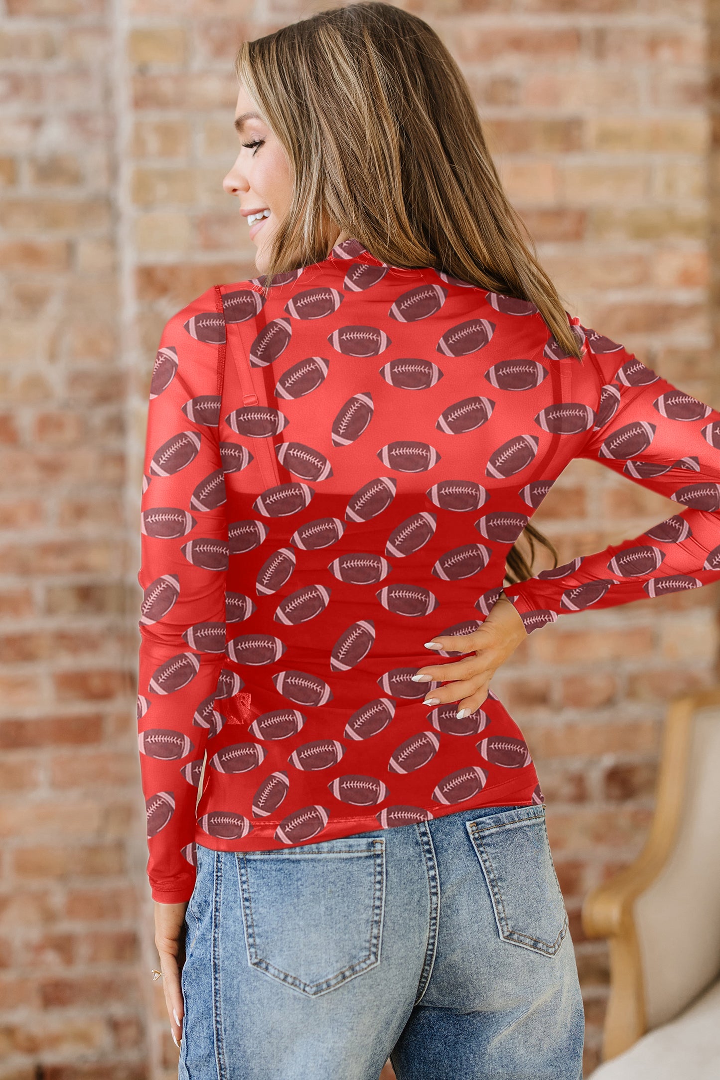 Top rojo de malla transparente de manga larga para rugby de día de partido