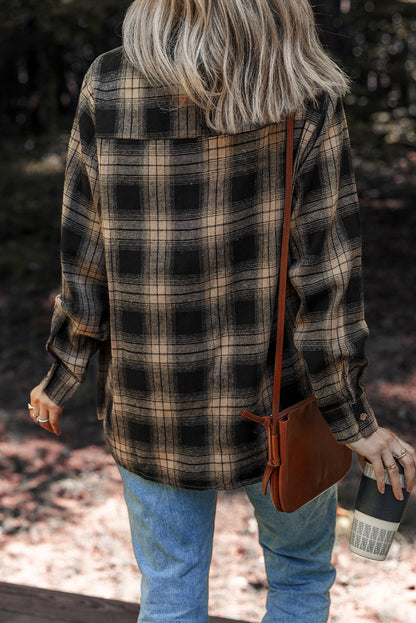 Camisa tipo chaqueta cepillada con doble bolsillo y estampado retro a cuadros multicolor