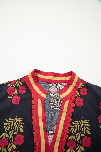 Blusa de algodón con estampado floral y ribete a rayas Ricrac de talla grande en color negro y manga corta